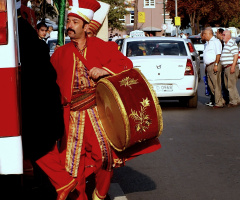 BURSA SOKAĞINDA MEHTERHANLAR