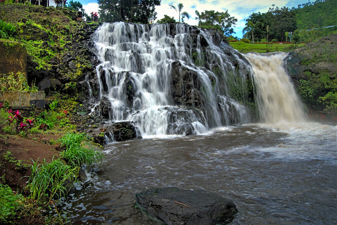 LITLE NIAGARA 