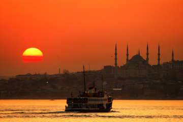 Gün batar ,gece doğar