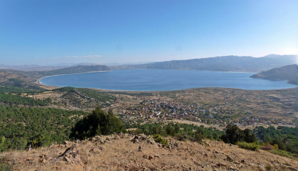 Salda Gölü ve Doğanbaba Köyü