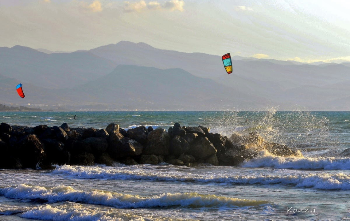 fun , sun , wind & waves 