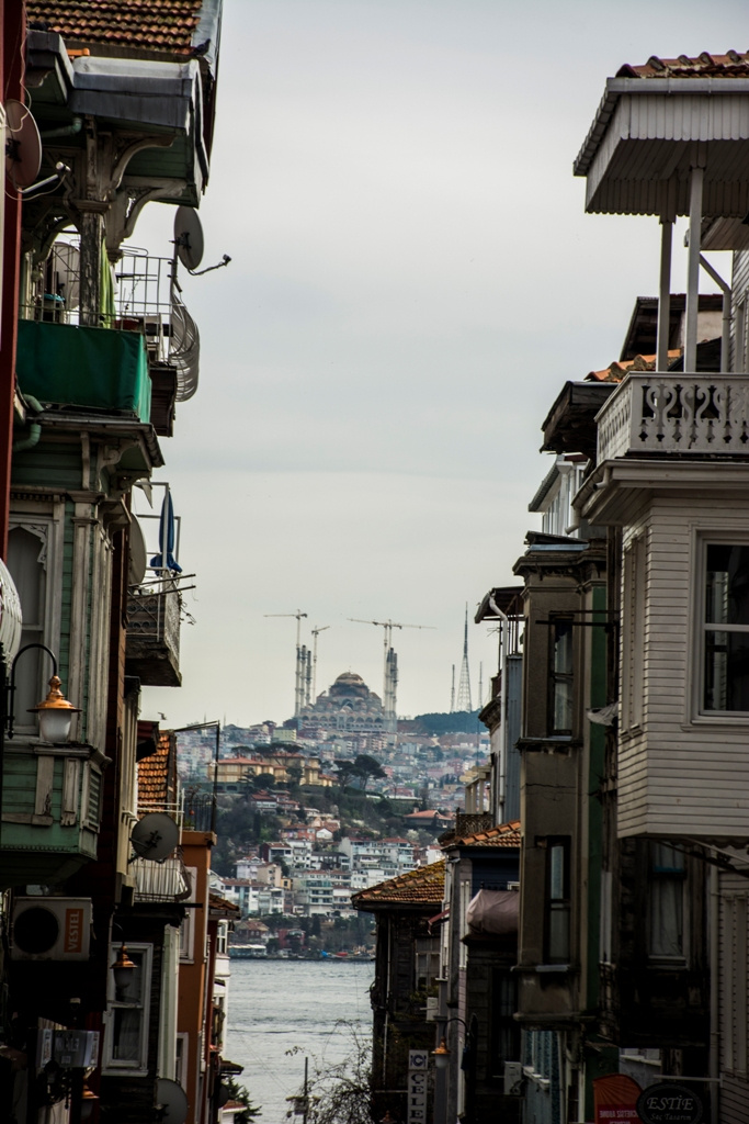 Arnavutköy'den Çamlıca Camii