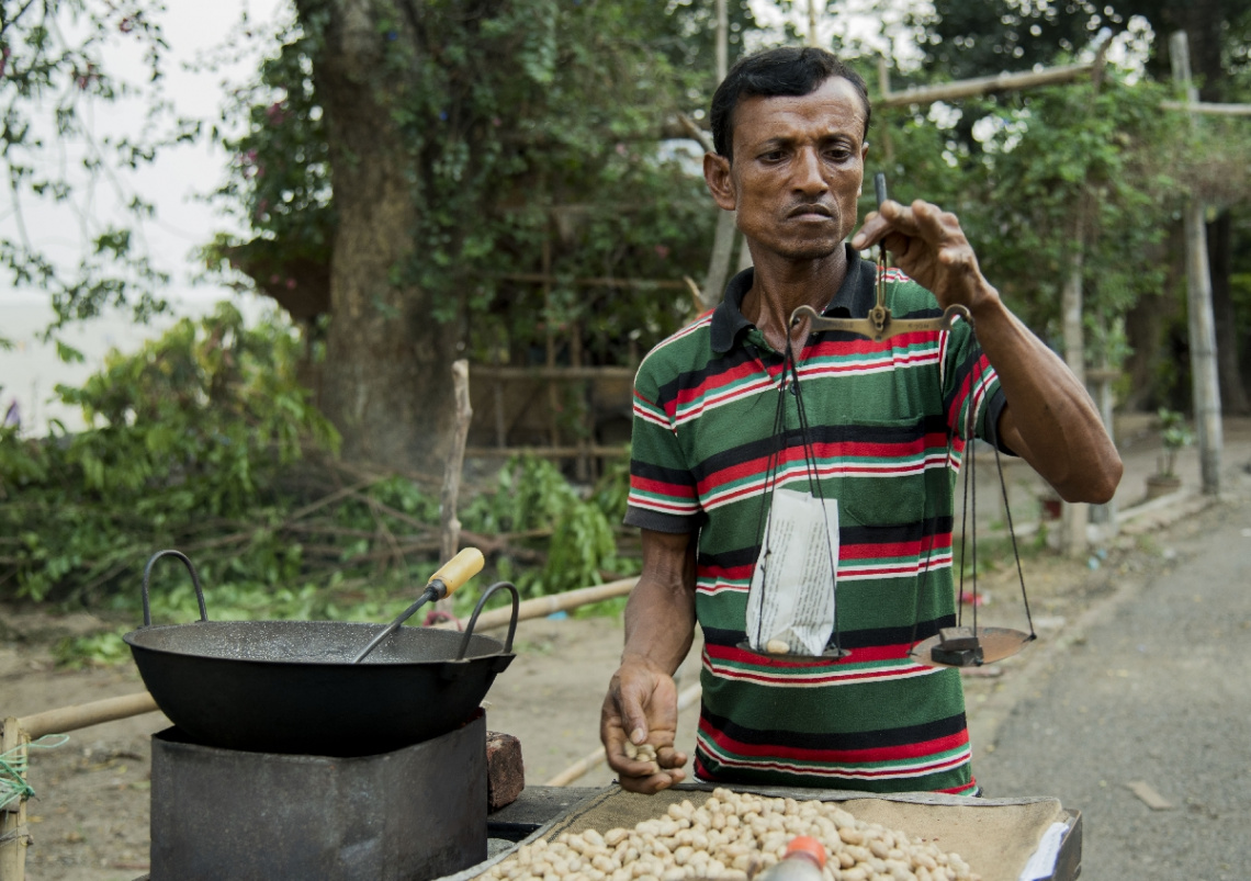 Life around us (peanut seller)