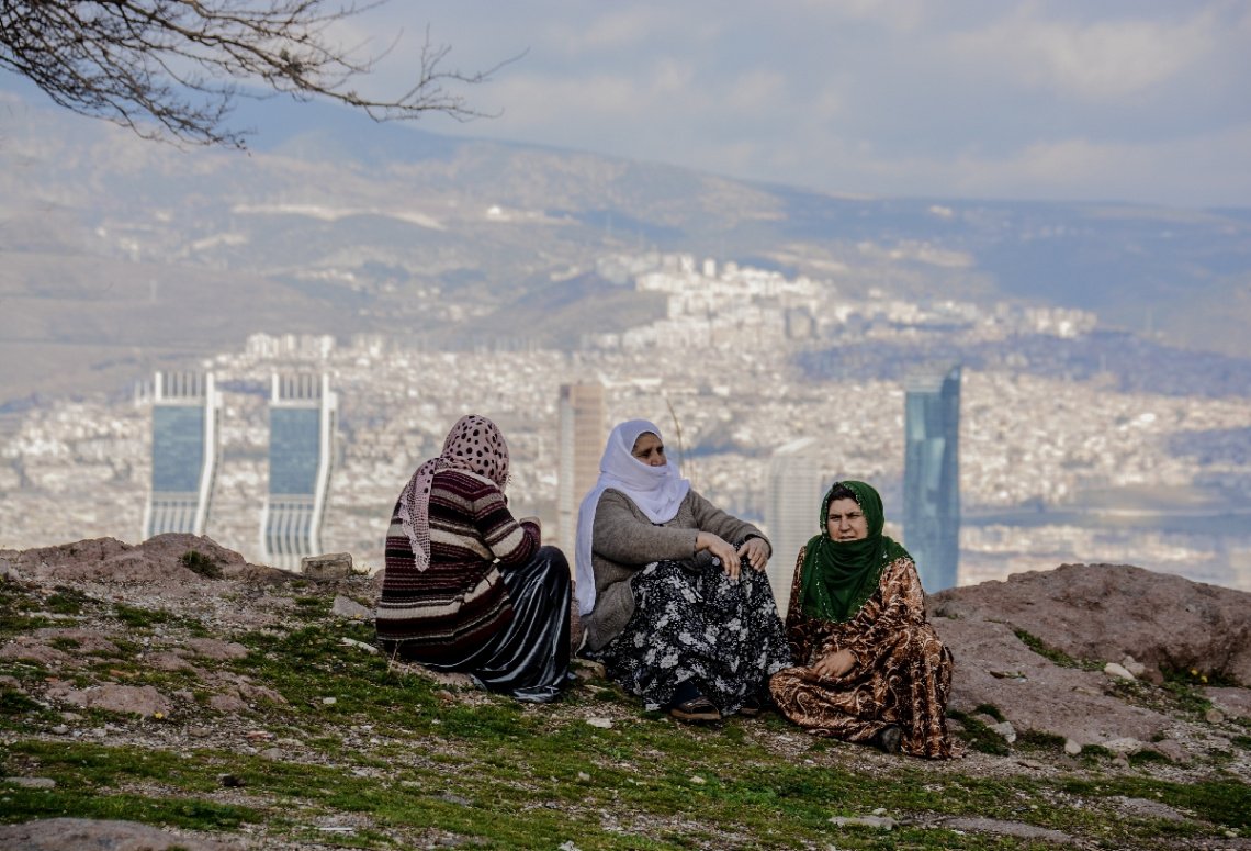 sana dün tepeden baktım izmir