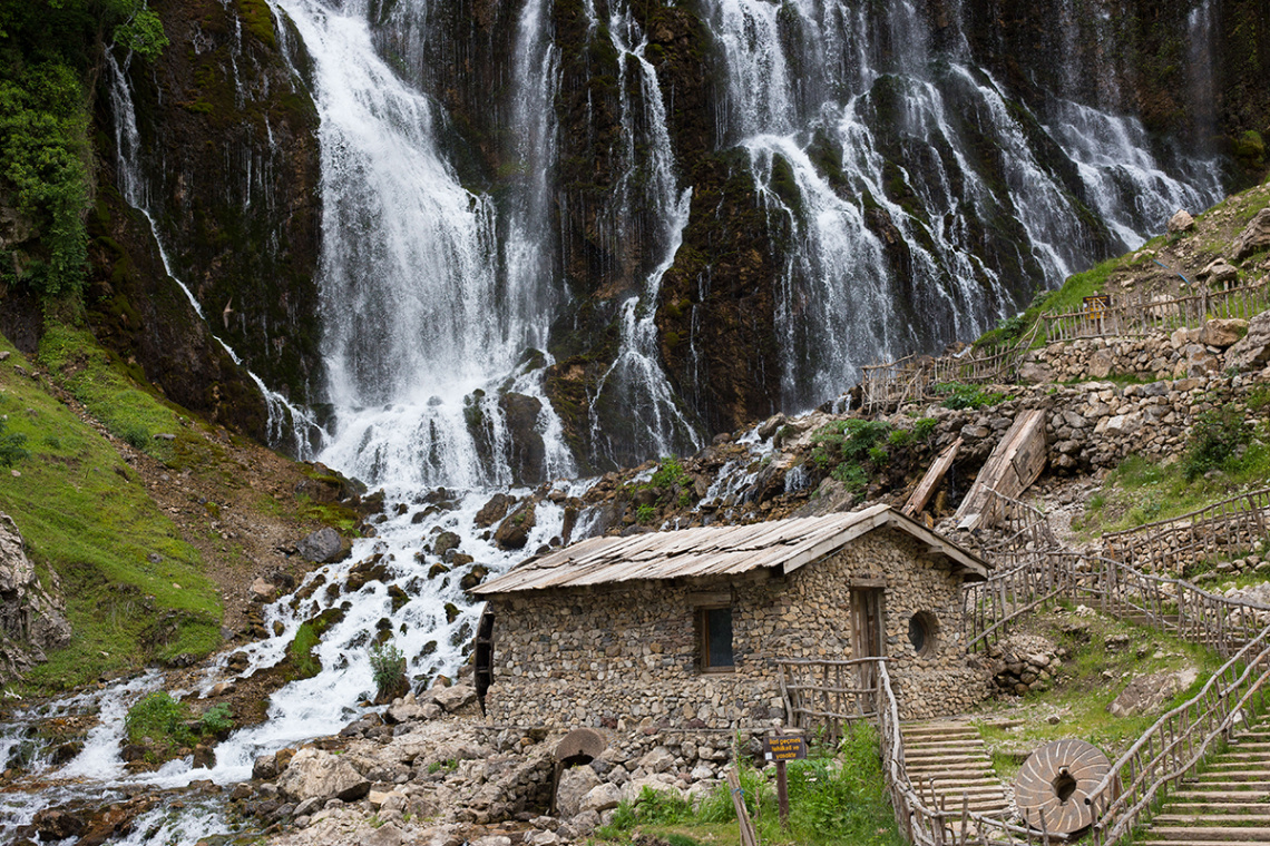 Kapuzbaşı Şelalesi