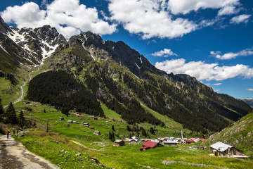 Elevit Yaylası.ÇAMLIHEMŞİN.