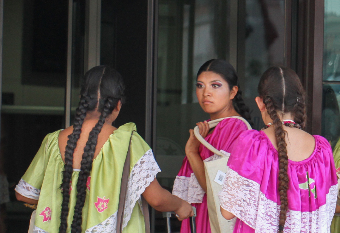 Bolivians Girls