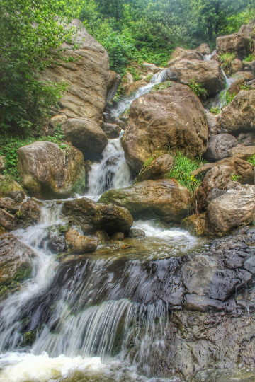 MENÇUNA ŞELALESİ