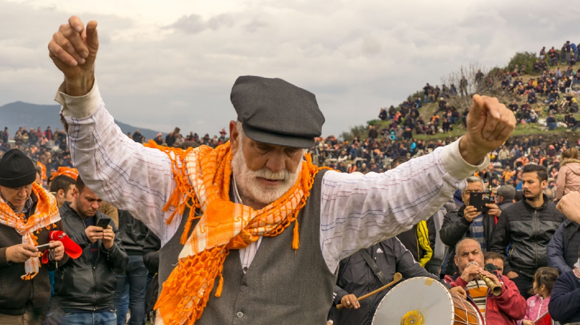 Efelerin Efesi Torbbalı'lı Bekir Efe.