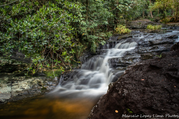 Pequena cachoeira