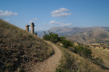 Karakuş Tümülüsü ve Nemrut